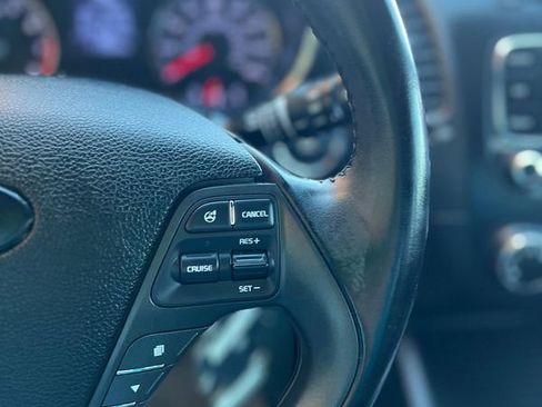 Used 2015 Kia Forte SX image 12