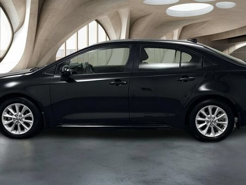 Used 2022 Toyota Corolla LE w/ LE Convenience Package FWD image 8