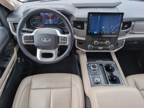 Used 2024 Ford Expedition Max XLT image 32