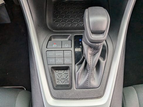 Certified 2024 Toyota RAV4 LE image 27