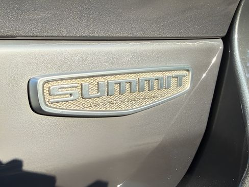 Used 2022 Jeep Grand Cherokee Summit AWD/4WD image 19