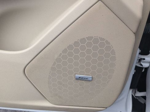 Used 2017 Cadillac XT5 Luxury image 32