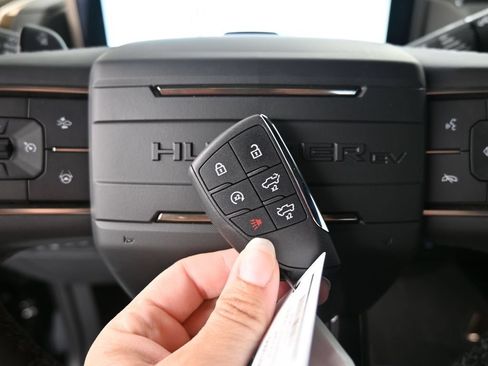 New 2025 GMC Hummer EV 2X AWD/4WD image 36