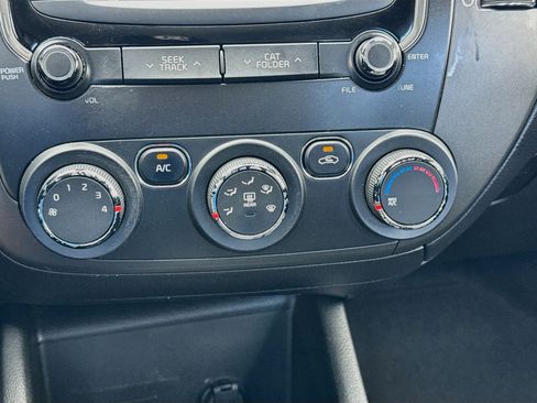 Used 2018 Kia Forte LX w/ LX Rear Camera Package FWD image 12