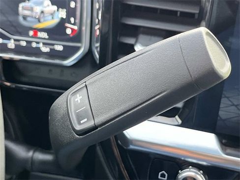 Used 2024 GMC Sierra 2500 SLT w/ SLT Premium Package image 38