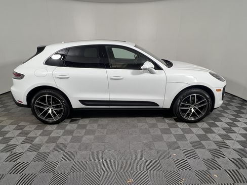 Certified 2026 Porsche Macan AWD/4WD image 8