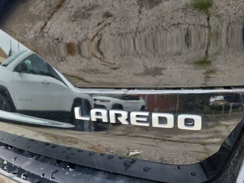 Used 2025 Jeep Grand Cherokee Laredo X RWD image 5