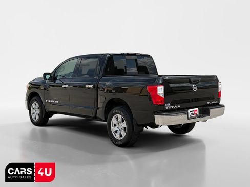 Used 2019 Nissan Titan SV AWD/4WD image 5