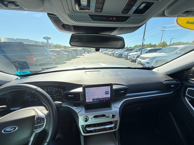 Certified 2022 Ford Explorer XLT AWD/4WD image 2