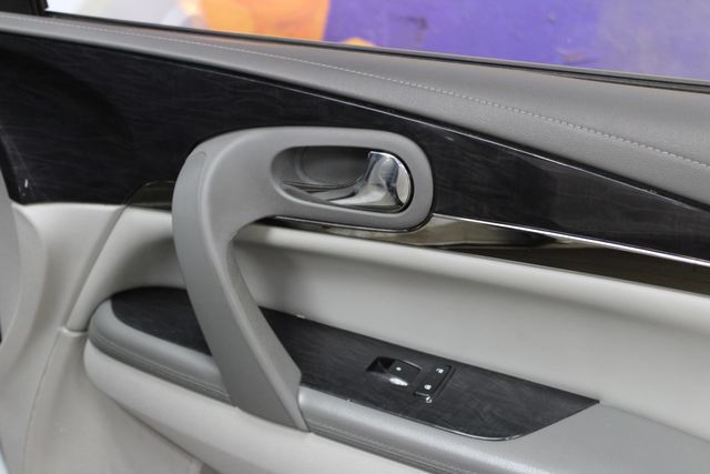 Used 2017 Buick Enclave Convenience FWD image 9
