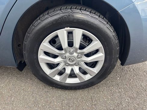 Used 2014 MAZDA MAZDA3 i Sport image 9