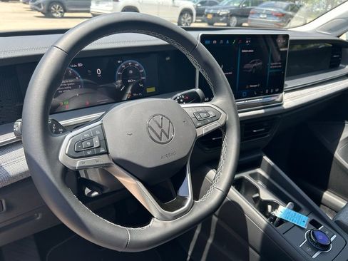 Used 2025 Volkswagen Tiguan S image 46