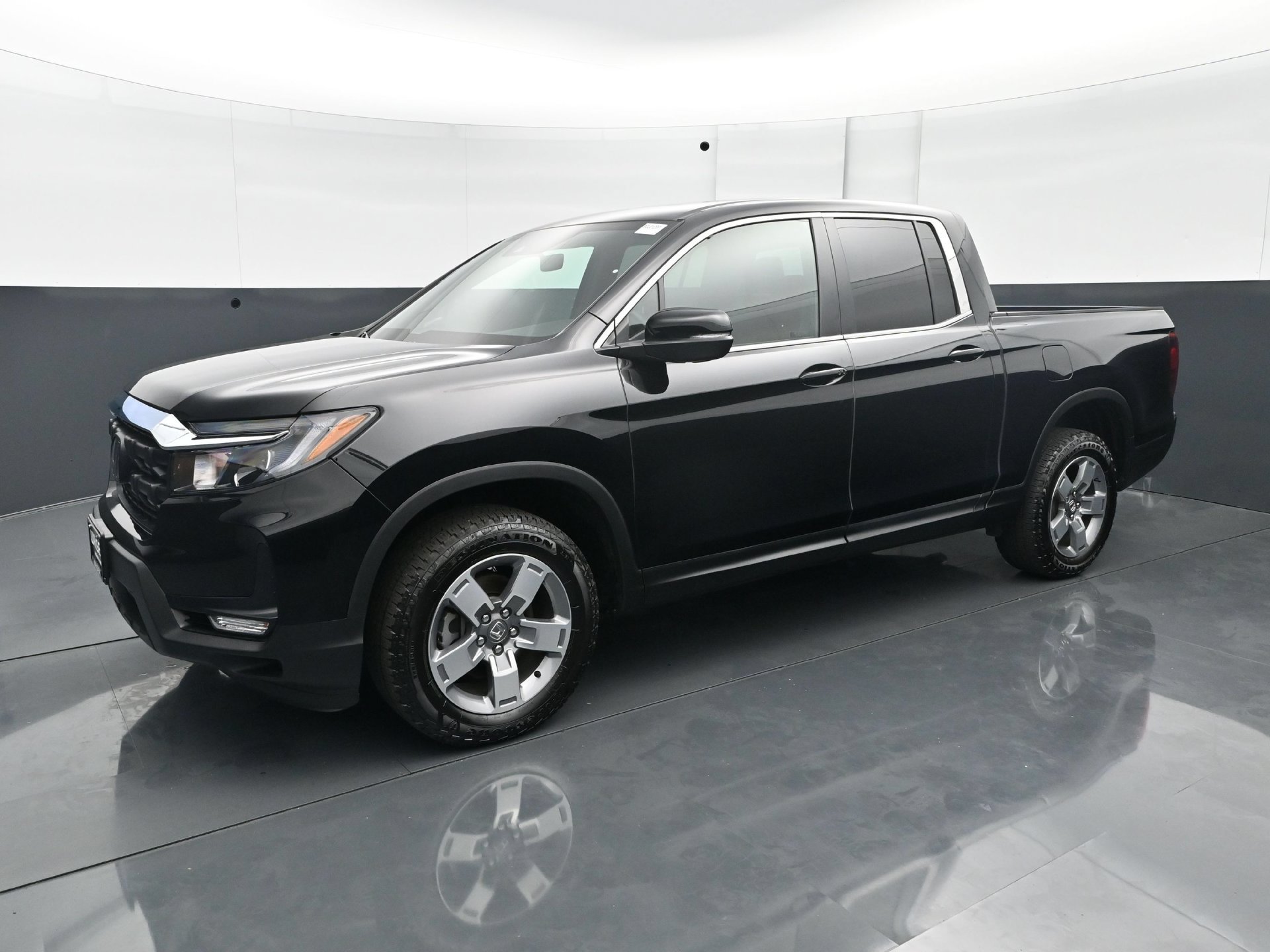 Used 2025 Honda Ridgeline RTL image 2