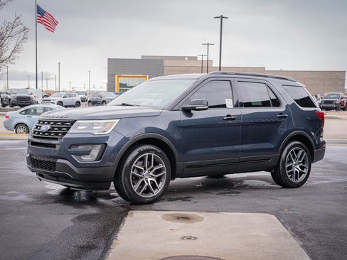 Used 2017 Ford Explorer Sport image 9