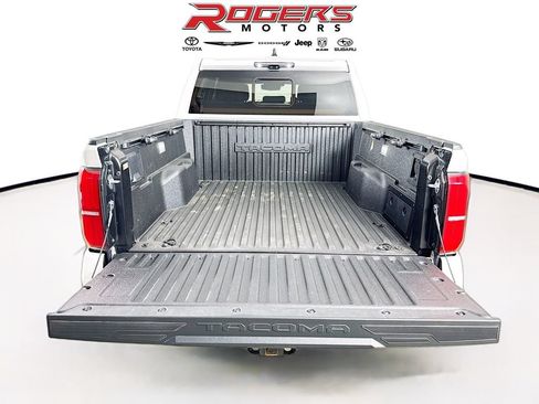 Certified 2024 Toyota Tacoma TRD Sport w/ TRD Sport Premium Package AWD/4WD image 23