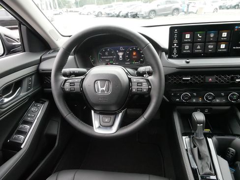Certified 2025 Honda Accord Touring image 9