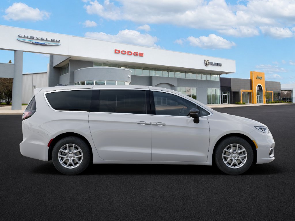 New 2026 Chrysler Pacifica Select FWD image 21