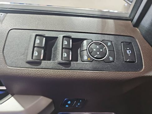 Used 2019 Ford F250 King Ranch w/ Snow Plow/Camper Package AWD/4WD image 33