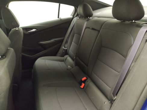 Used 2017 Chevrolet Cruze LT w/ Convenience Package FWD image 18