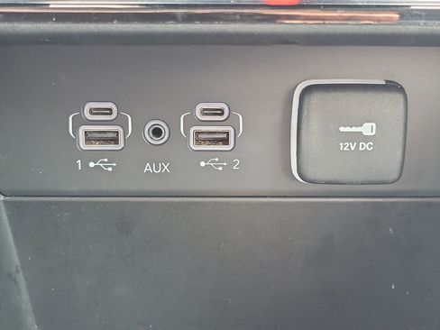 Used 2023 Jeep Grand Cherokee Limited image 30