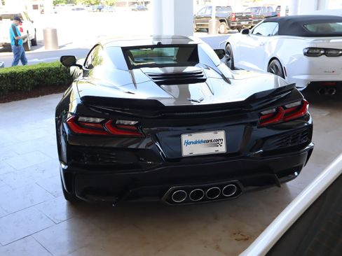 Used 2026 Chevrolet Corvette Z06 RWD image 9
