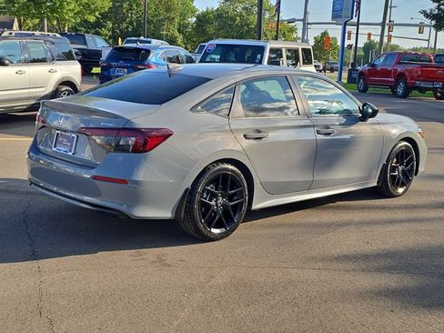 Used 2025 Honda Civic Sport image 4