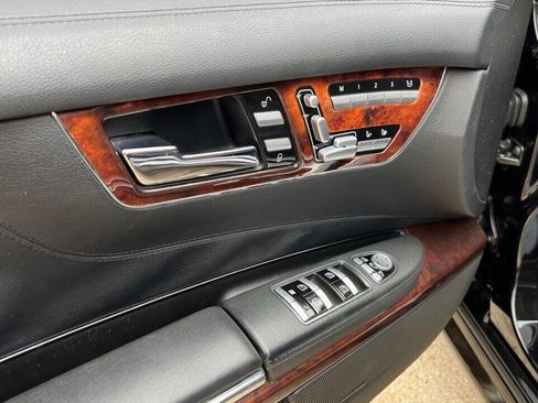 Used 2010 Mercedes-Benz CL 550 4MATIC image 41