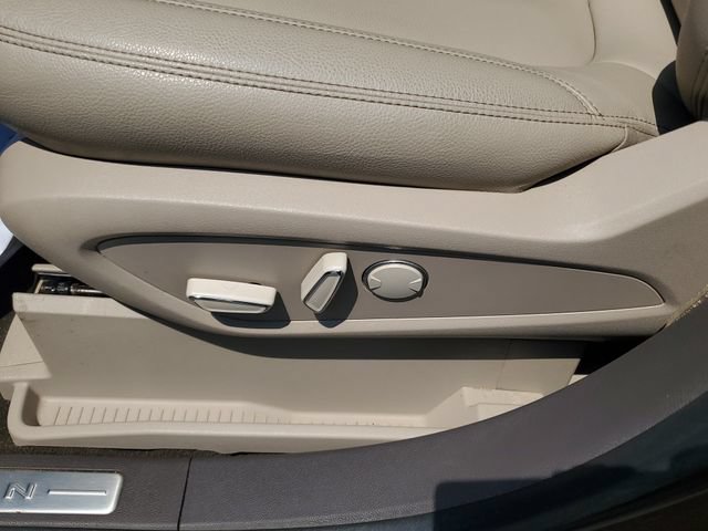 Used 2022 Lincoln Nautilus FWD w/ Premium Package image 18