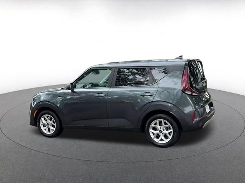 Used 2025 Kia Soul LX w/ LX Technology Package FWD image 11