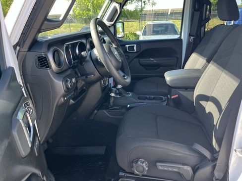 Used 2023 Jeep Wrangler Unlimited w/ Cold Weather Group AWD/4WD image 11