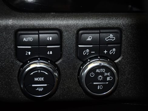 Used 2025 GMC Sierra 1500 Elevation w/ Elevation Premium Package AWD/4WD image 38