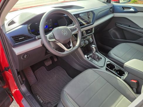 Certified 2023 Volkswagen Taos SE w/ Panoramic Sunroof Package image 34