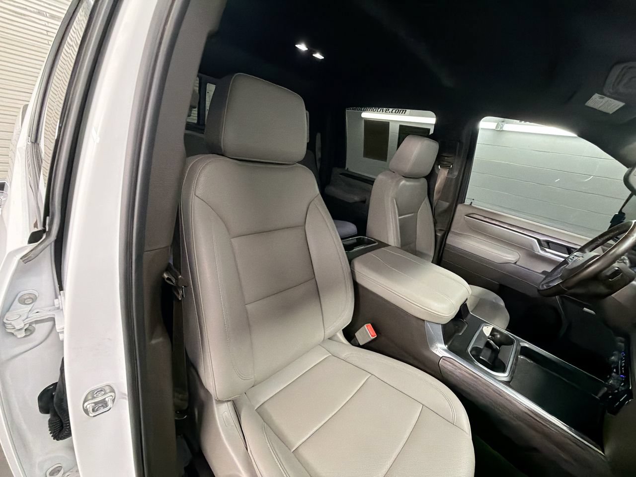 Certified 2025 Chevrolet Silverado 2500 LTZ w/ LTZ Premium Texas Edition AWD/4WD image 28