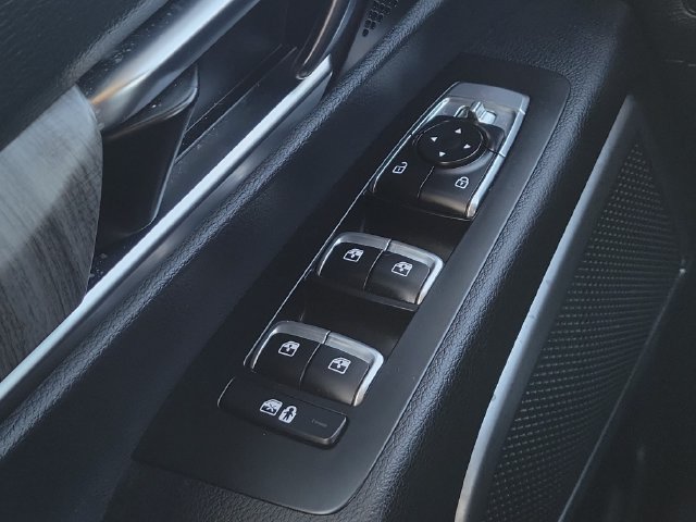Used 2024 Kia Telluride EX w/ EX Captain's Chair Package FWD image 19