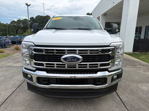 Used 2025 Ford F250 XLT AWD/4WD image 2