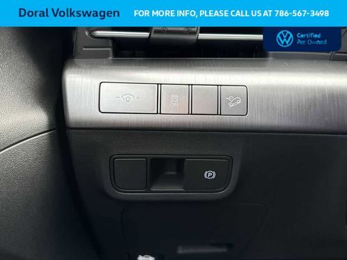 Used 2025 Hyundai Kona SEL image 17