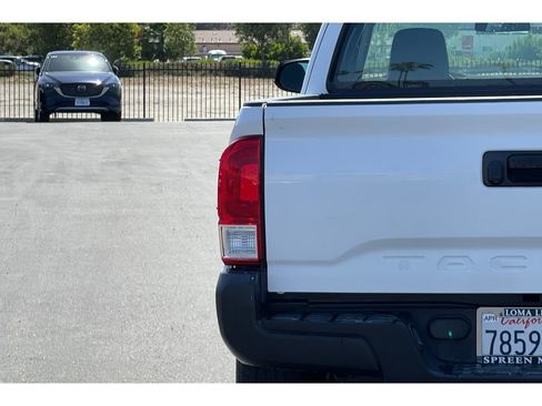 Used 2016 Toyota Tacoma SR RWD image 15