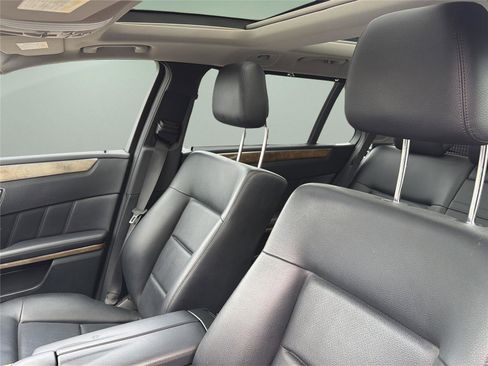 Used 2011 Mercedes-Benz E 350 4MATIC Wagon image 29