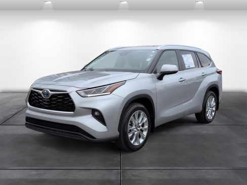 Used 2022 Toyota Highlander Limited image 6