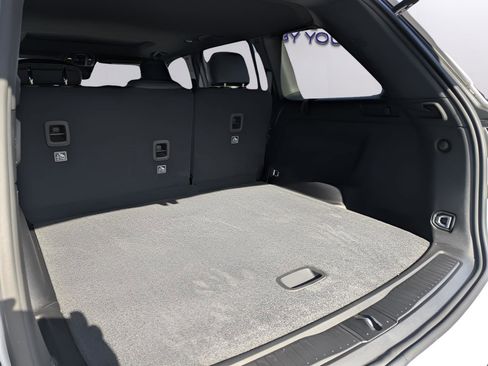 New 2025 Jeep Grand Cherokee Altitude image 18