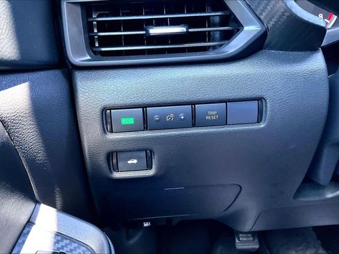 Used 2024 Nissan Sentra S FWD image 34