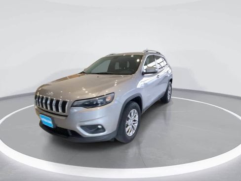 Used 2019 Jeep Cherokee Latitude Plus image 4