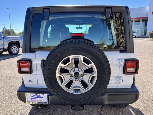 Used 2025 Jeep Wrangler Sport image 4