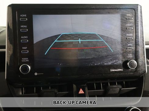 Used 2021 Toyota Corolla LE FWD image 4