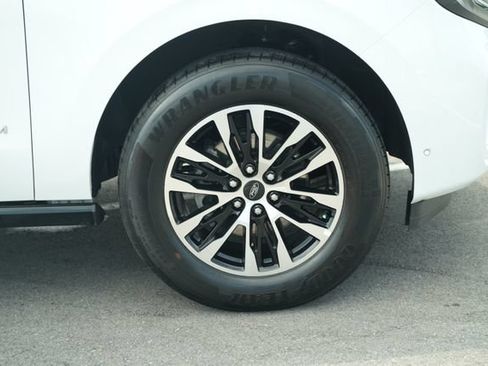 Used 2025 Ford Expedition Platinum AWD/4WD image 52