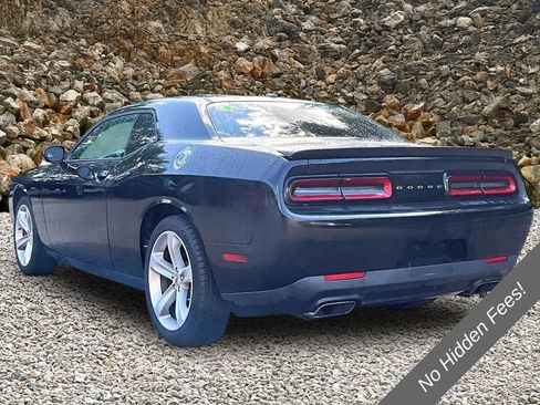 Used 2017 Dodge Challenger R/T RWD image 11