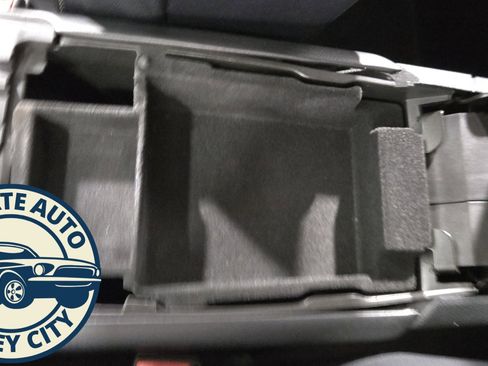 Used 2019 Ford Fusion SEL image 18