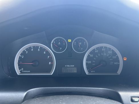 Used 2006 Hyundai Santa Fe 2WD 3.5L image 2
