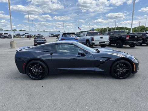 Used 2015 Chevrolet Corvette Stingray Coupe RWD image 9