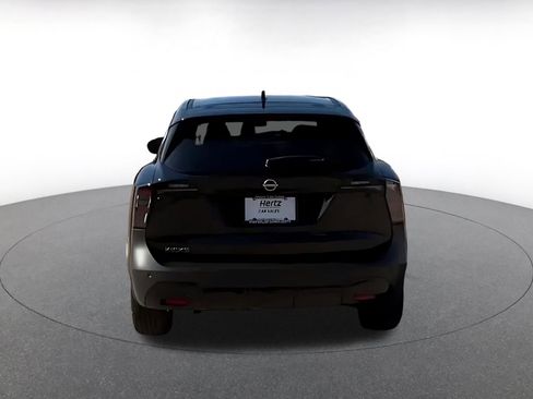 Used 2025 Nissan Kicks SV image 4